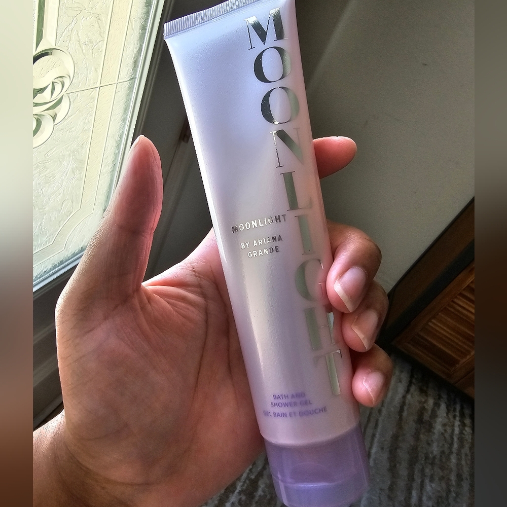 Ariana Grande Moonlight Shower gel 3.4 ounce